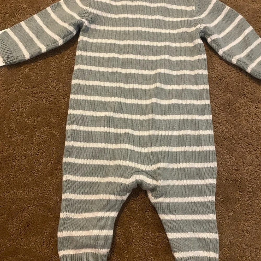 One Piece Onesie organic cotton Gray white striped New size 3 month 😊